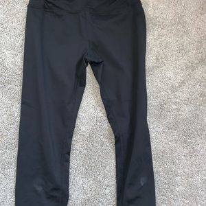 black cropped leggings